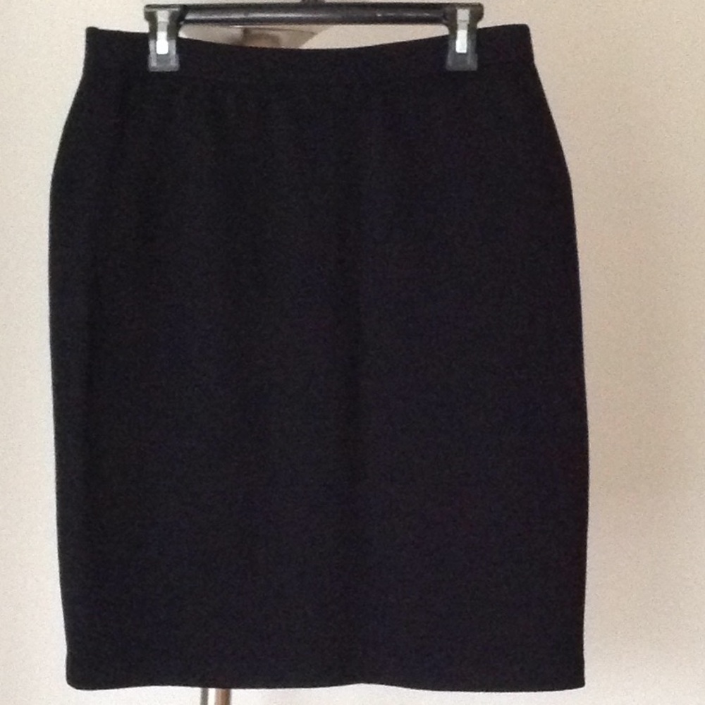 St. John Collection / Basic (2) Pc. Set - image 3